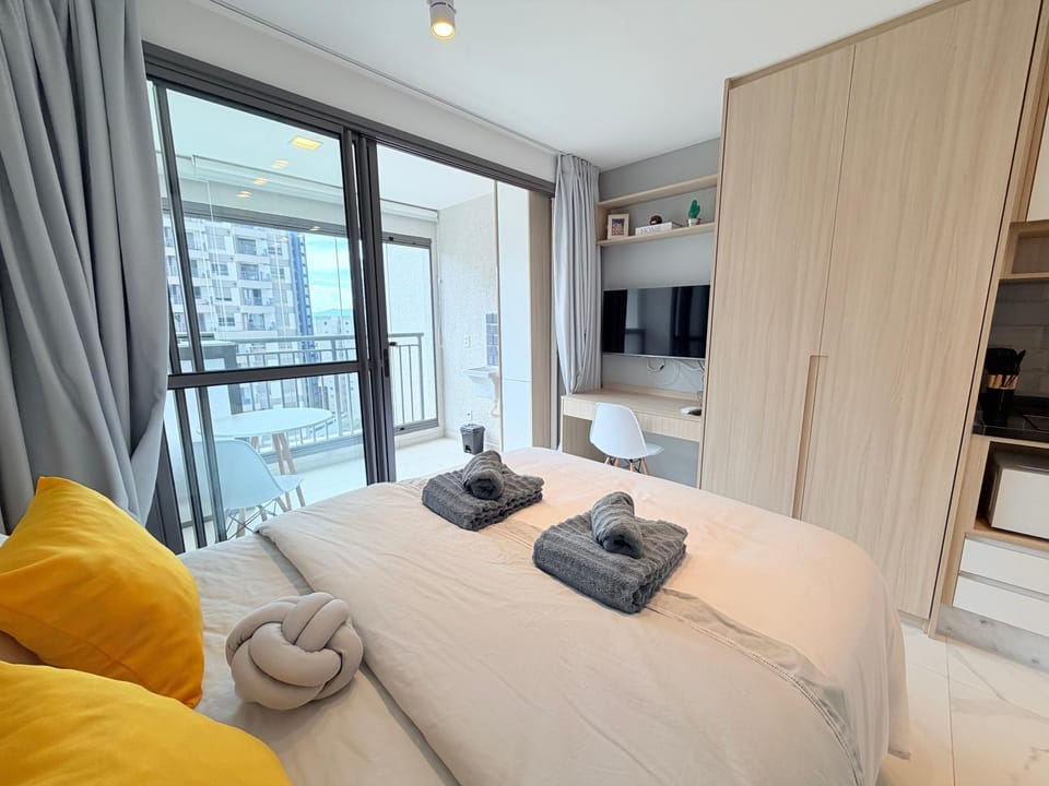 Bed, TV and multimedia, Bedroom, towels, wardrobe