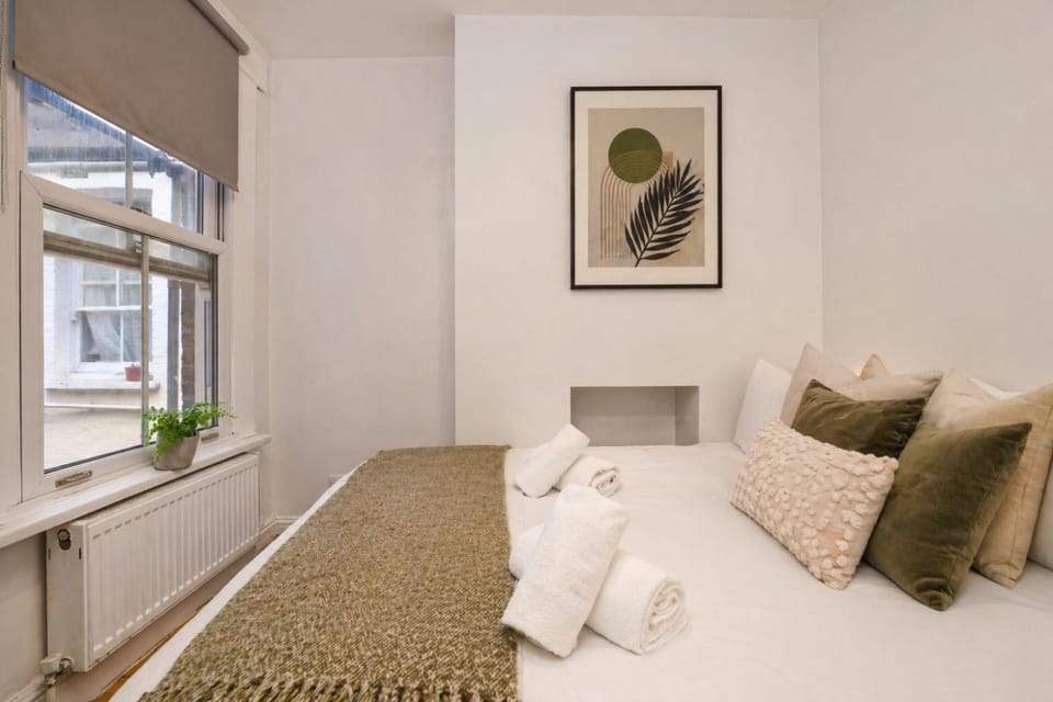 Sleek London Stay for 4 Fast City Access Apartment in London Borough of Southwark