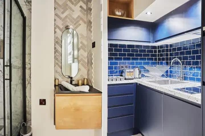 Charmant loft lumineux avec mezzanine Paris 11 - 4P Apartment in Paris