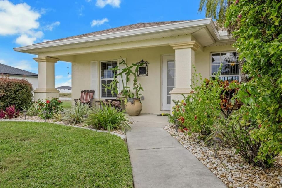 La Isla Coral 1032 Villa in Cape Coral