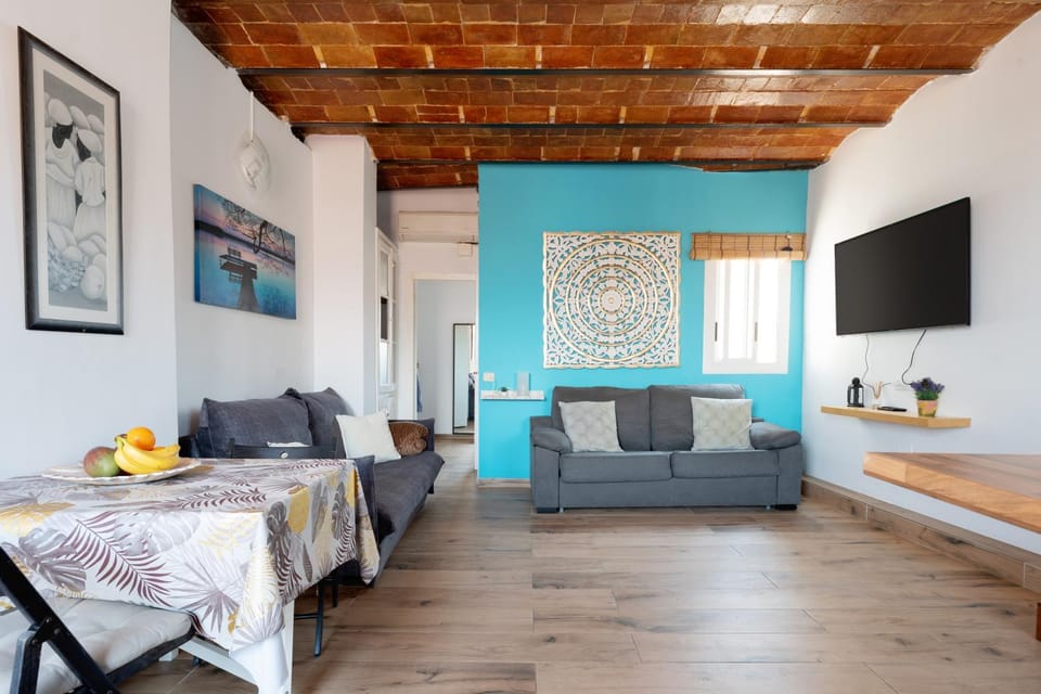 Atico con terraza 5 minutos a pie Fira Bcn, 4' metro Plza España, 15' Bcn centro Apartment in Barcelona