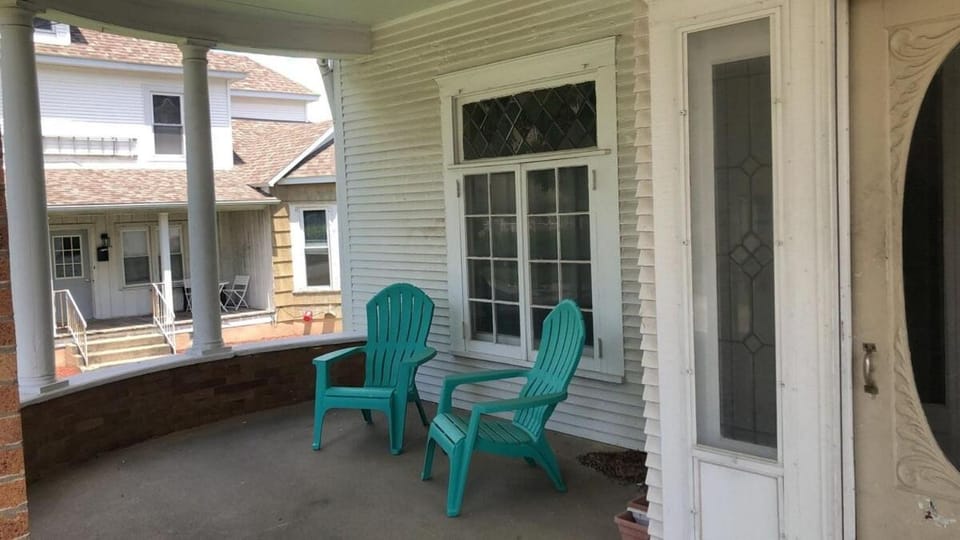 1BR Apt Near Marathon, Hershey Apartment in Indiana