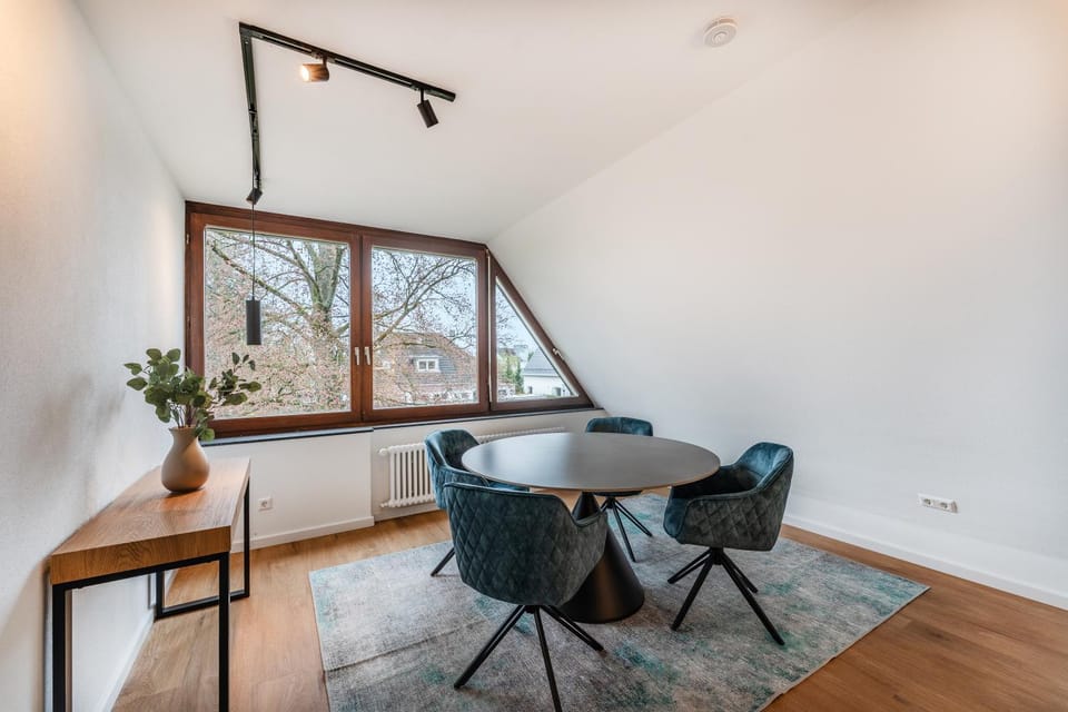 Seating area, Dining area