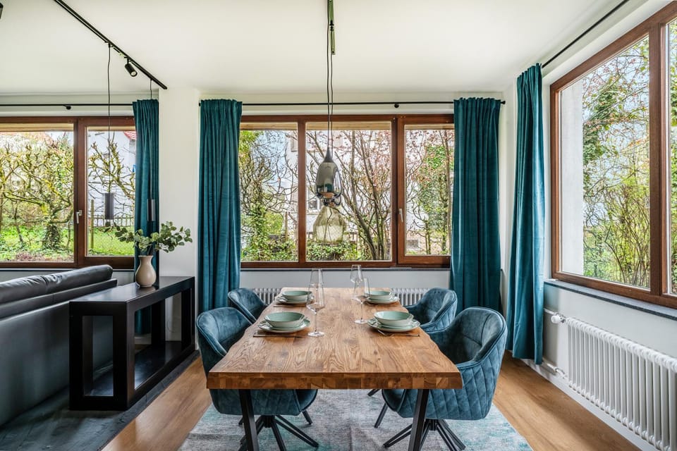 View (from property/room), Living room, Seating area, Dining area, Food, Food