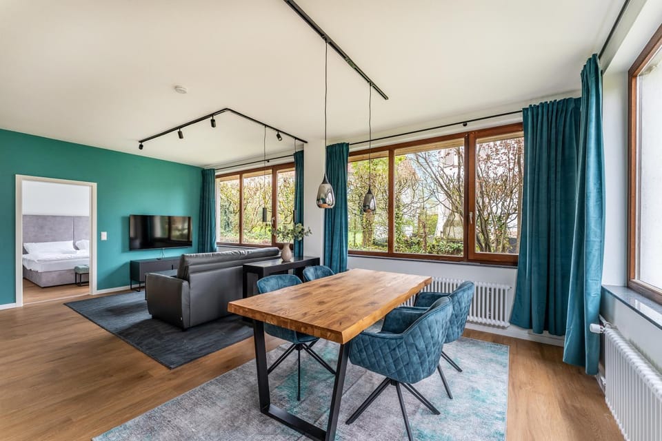 View (from property/room), Living room, Seating area, Dining area, Bedroom, Food