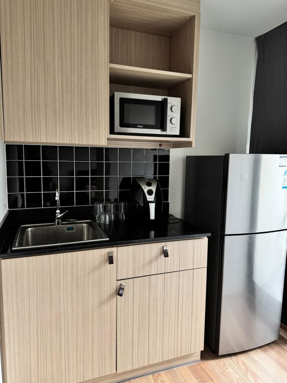 High Floor Peaceful Studio Near BTS Sukhumvit Apartment in Bangkok