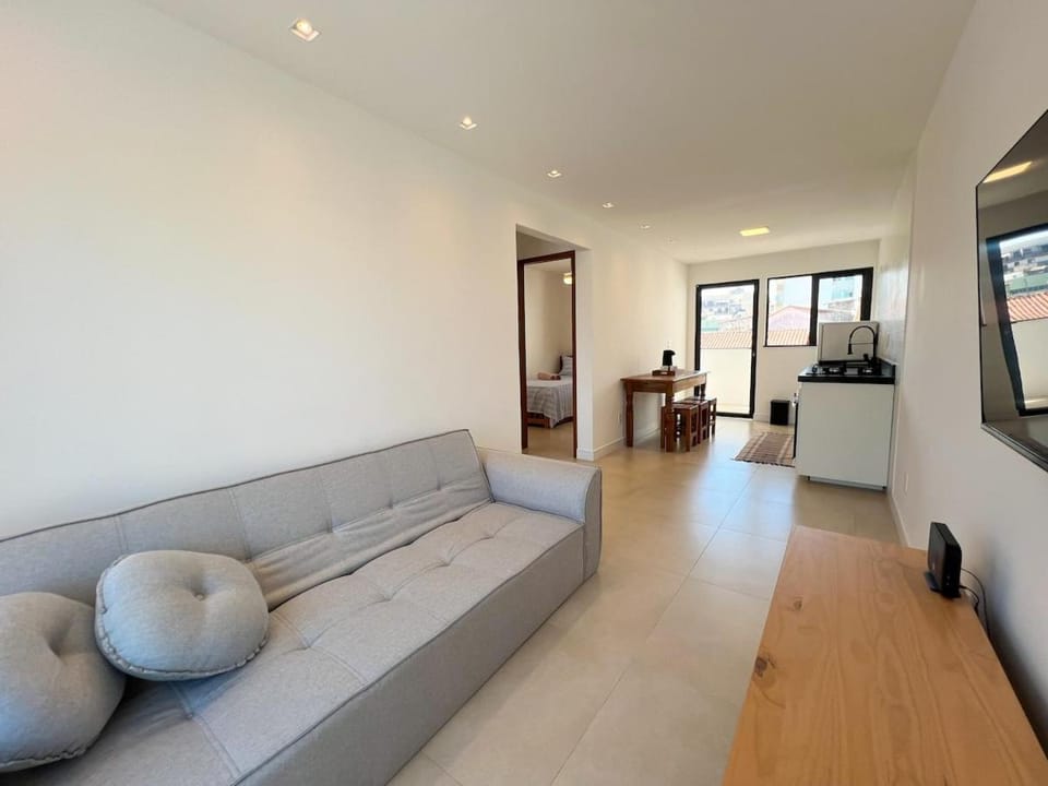 Apê novo! Branquinho com varanda na Praia do Forte Apartment in Cabo Frio
