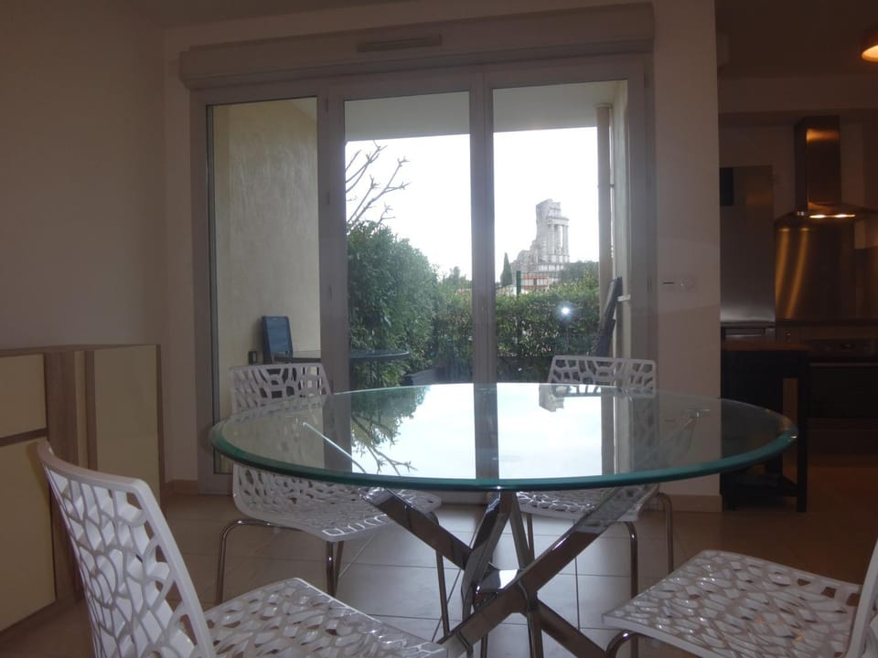 Charmant 2 p terrasse jardin la turbie Apartment in French Riviera