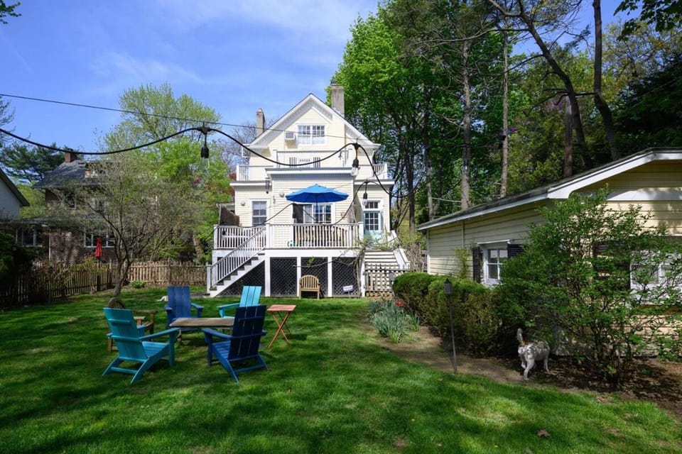Charming Montclair Victorian Farmhouse with lots of Amenities! House in Bloomfield
