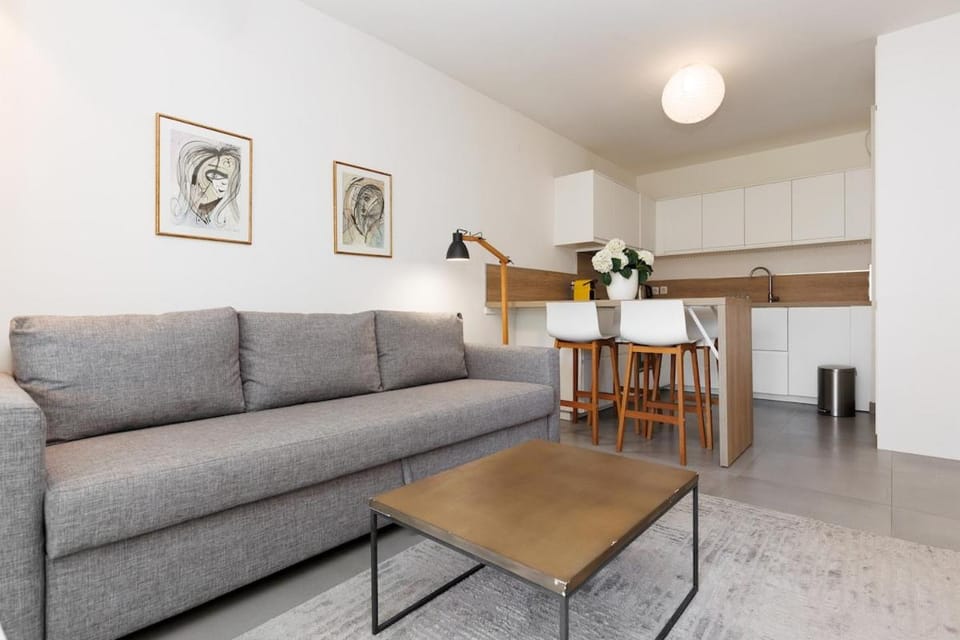 Le Riviera Cannes Centre Rénové 4pers 5 mins à pied Croisette Apartment in Cannes