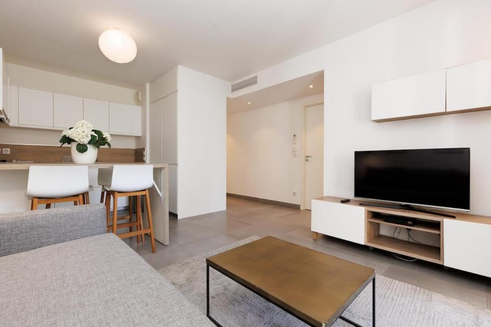 Le Riviera Cannes Centre Rénové 4pers 5 mins à pied Croisette Apartment in Cannes