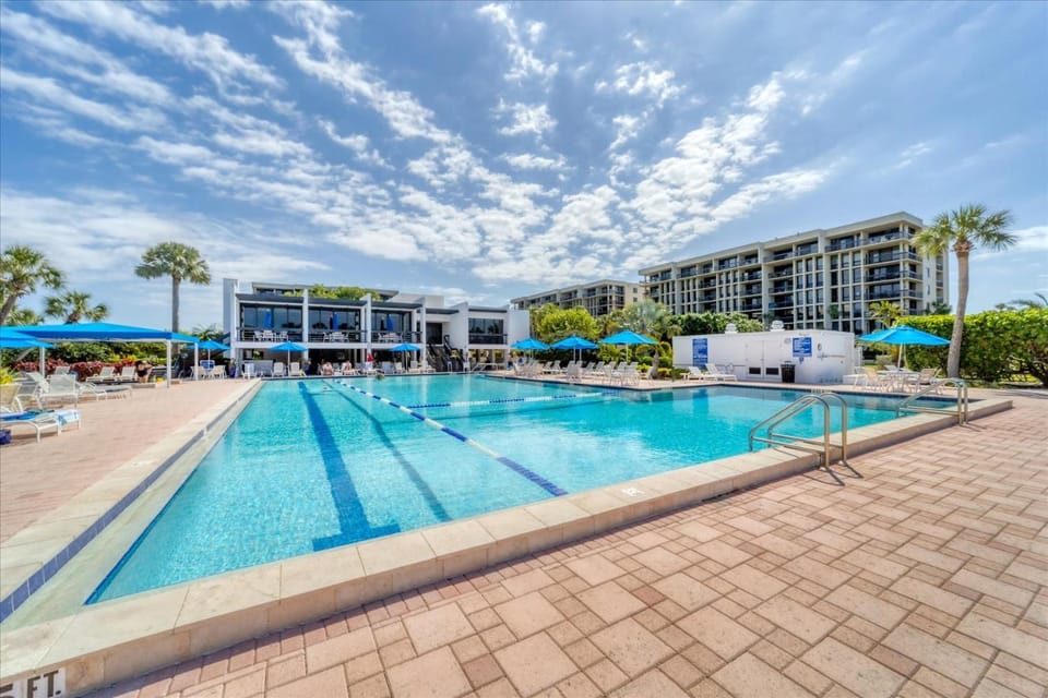 Beachplace 2 202 by FVC Apartment in Longboat Key