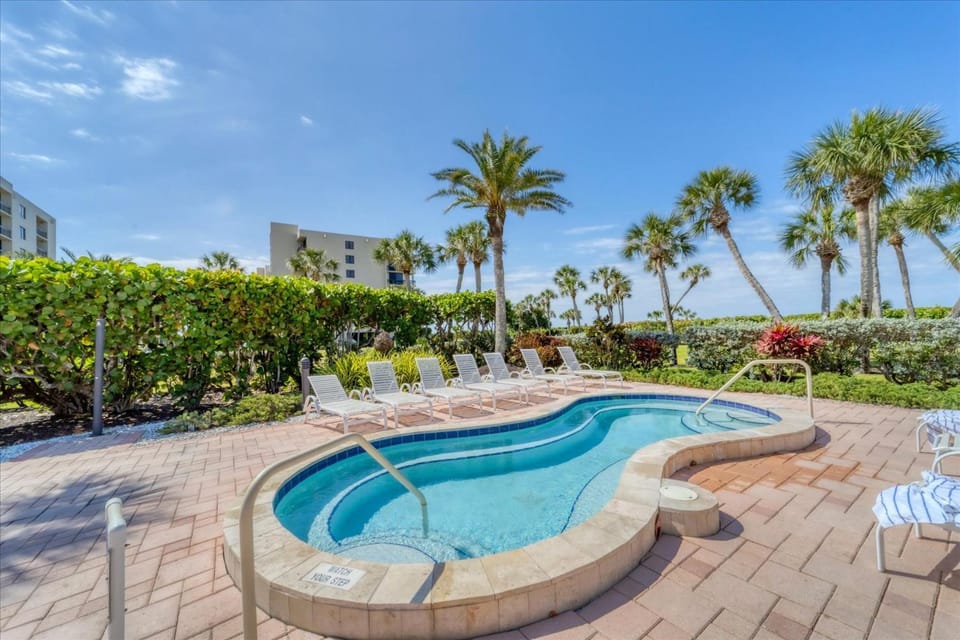 Beachplace 2 202 by FVC Apartment in Longboat Key