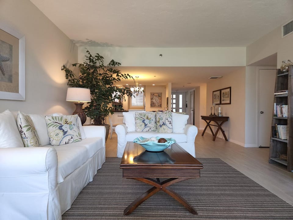 Beachplace 3 104 by FVC Apartment in Longboat Key