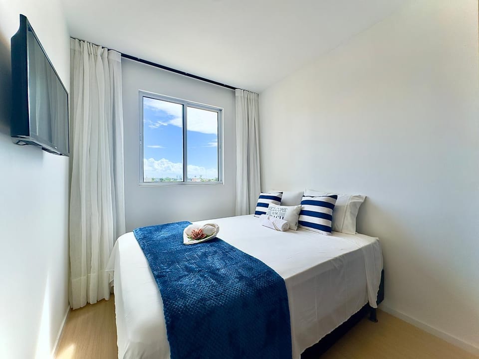 Bed, TV and multimedia, Photo of the whole room, Bedroom, towels
