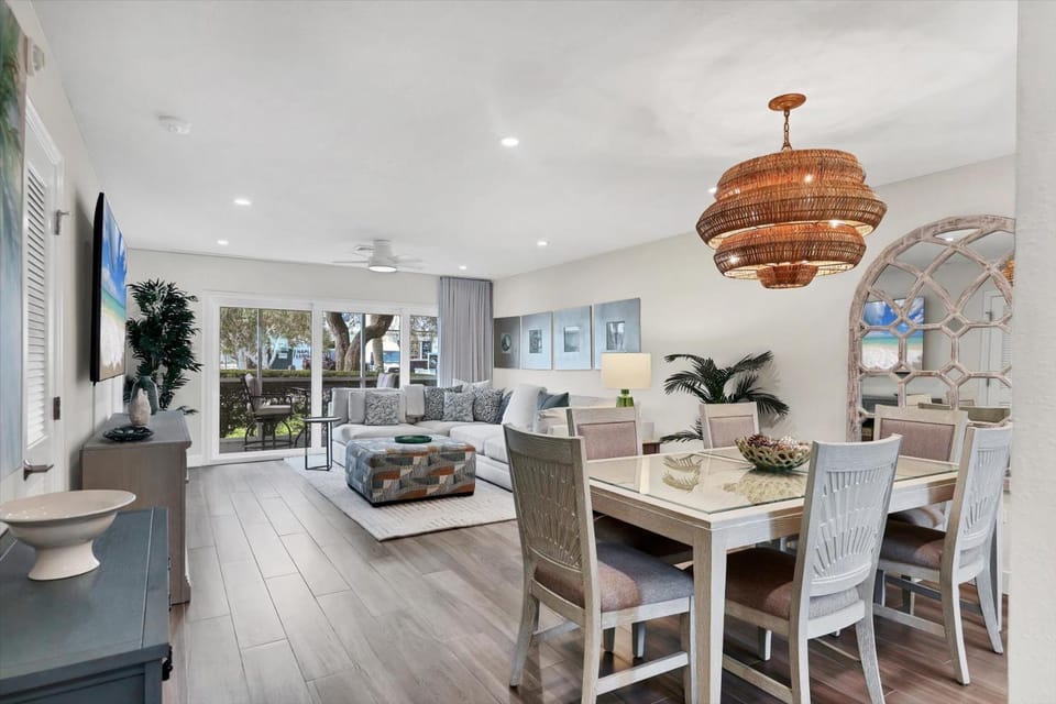 Kingston Arms # 8A by FVC Apartment in Saint Armands Key