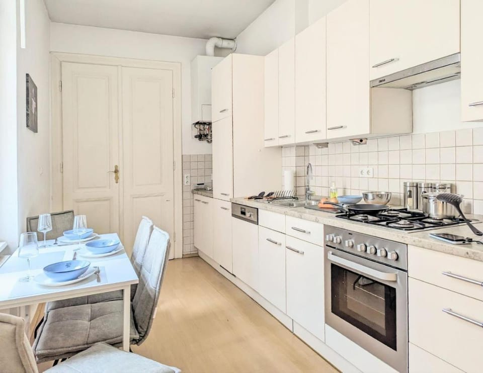 Cozy apartment 10 min Center and Schönbrunn Apartment in Vienna