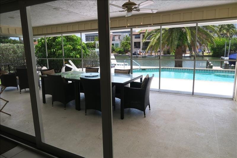 Lido Beach Retreat by FVC House in Saint Armands Key