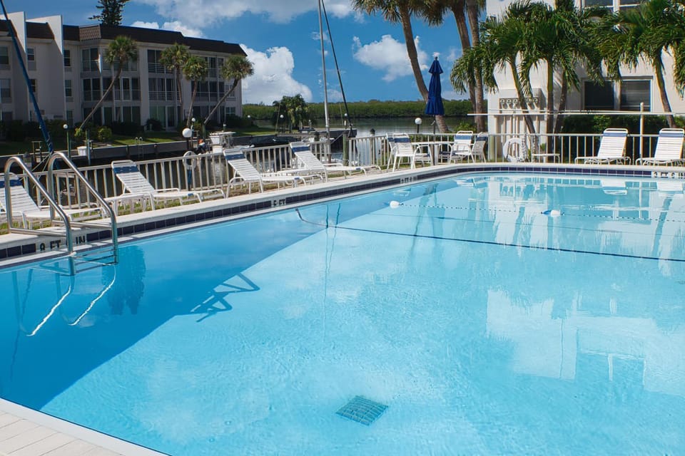 Longboat Harbour C-207 by FVC Apartment in Longboat Key