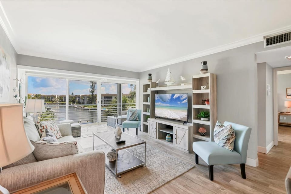 Longboat Harbour D-303 by FVC Apartment in Longboat Key