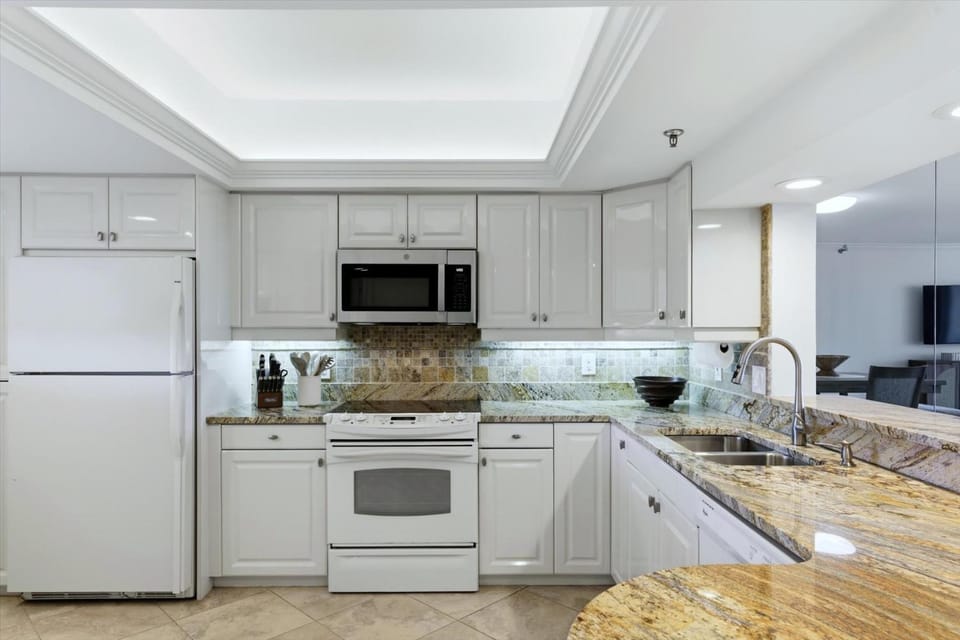 Players Club 402 by FVC Apartment in Longboat Key
