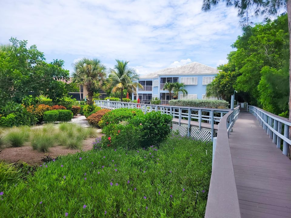 Salty Acres 202 by FVC Apartment in Longboat Key