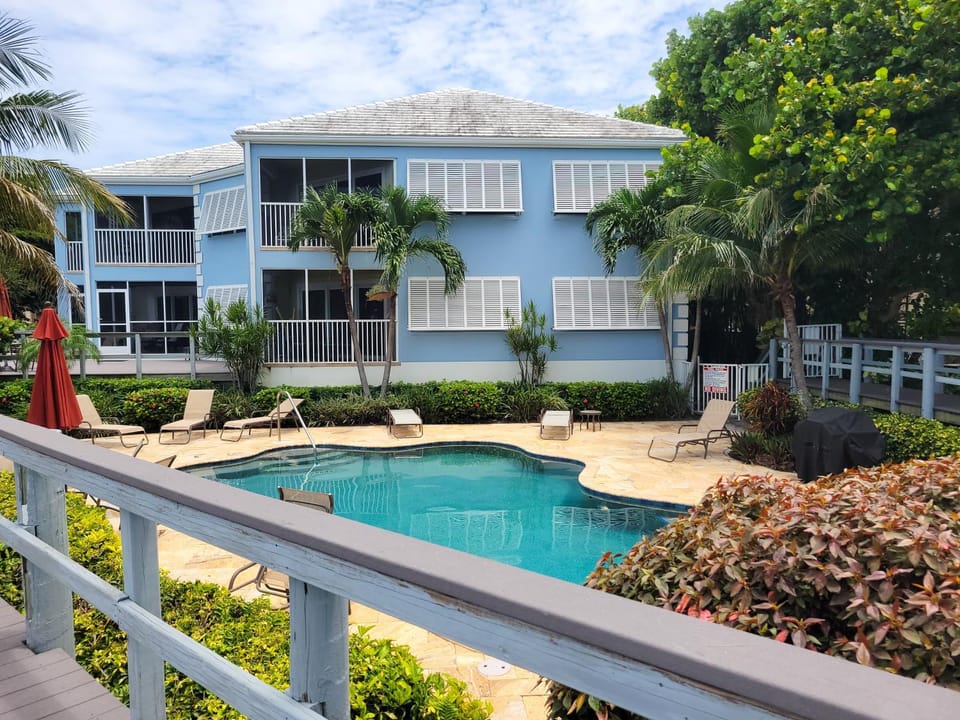 Salty Acres 202 by FVC Apartment in Longboat Key