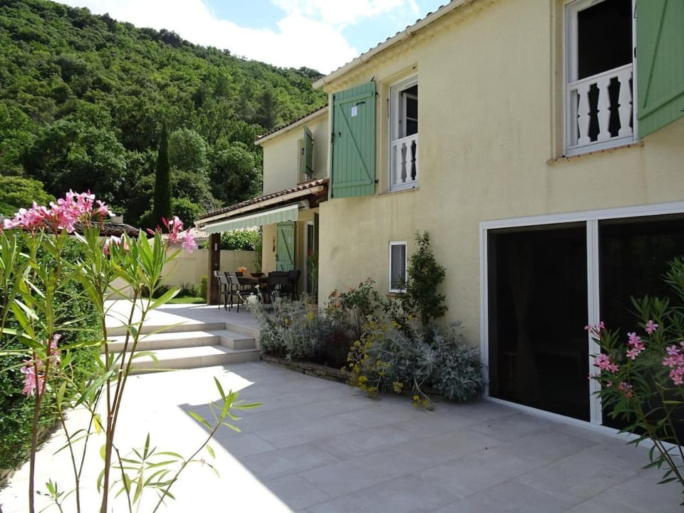 Charming villa with private swimming pool and garden Villa in Occitanie