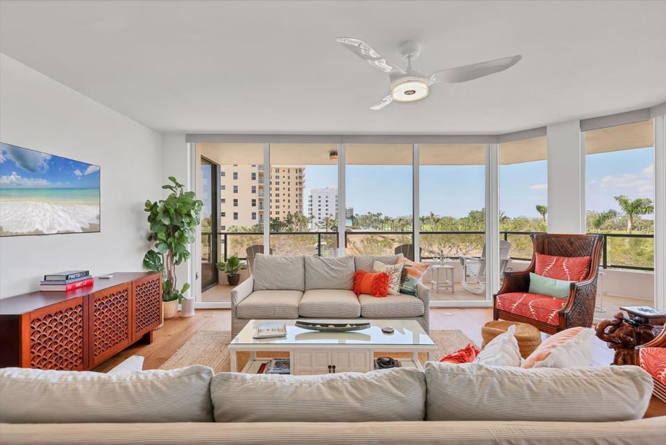 Sanctuary B202 by FVC Apartment in Longboat Key