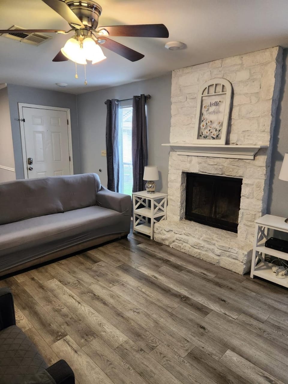 Amant Pl 2 BR 1 BA Xtra Vanity Sink No Animal Fee Apartment in Austin