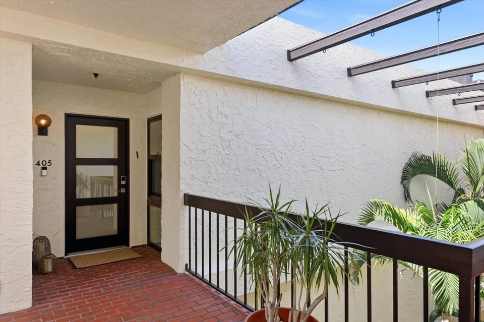 Seaplace G6-405 by FVC Apartment in Longboat Key