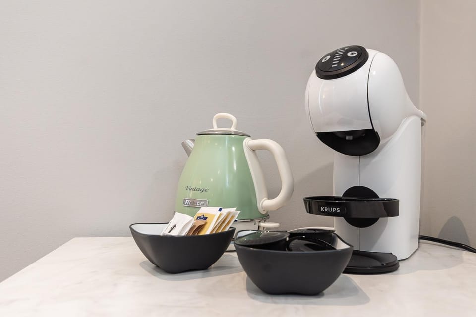 Coffee/tea facilities, Kitchen or kitchenette