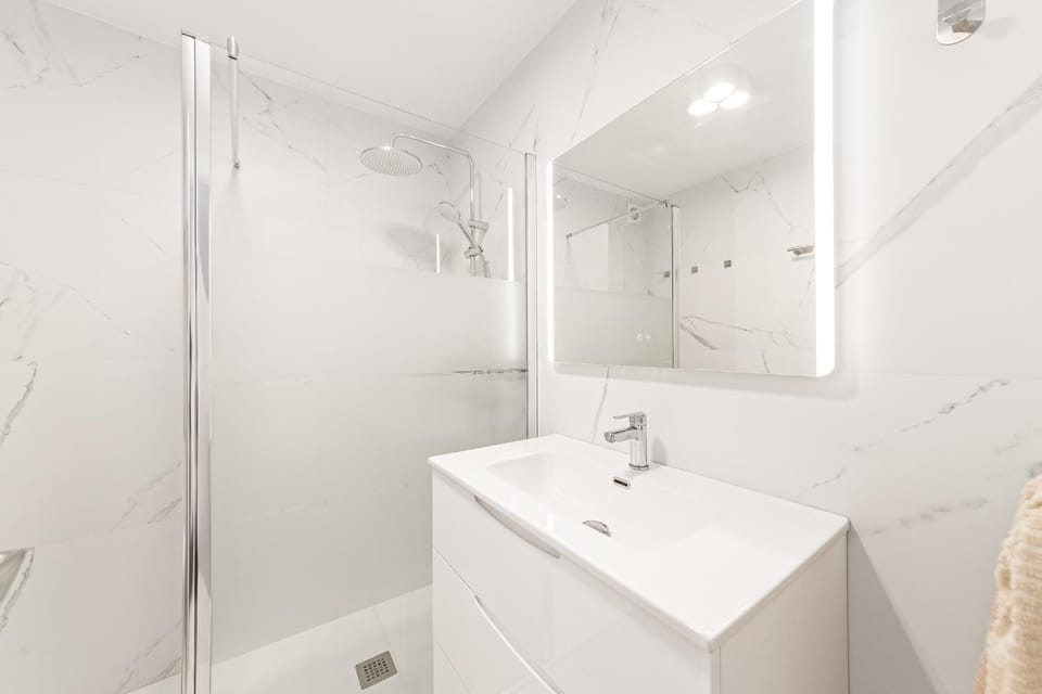 Bathroom, kitchen
