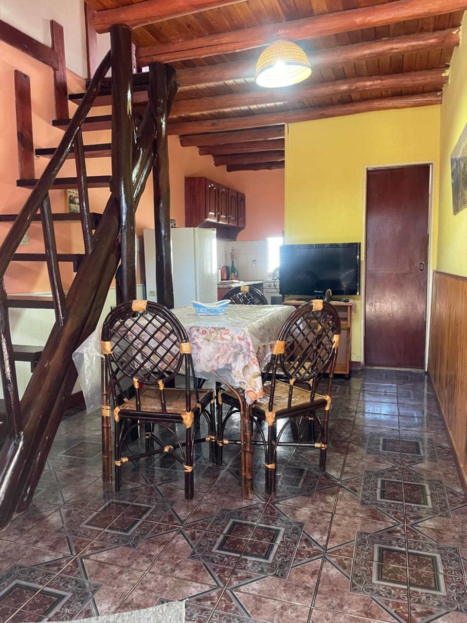 paldisfrute House in Colón