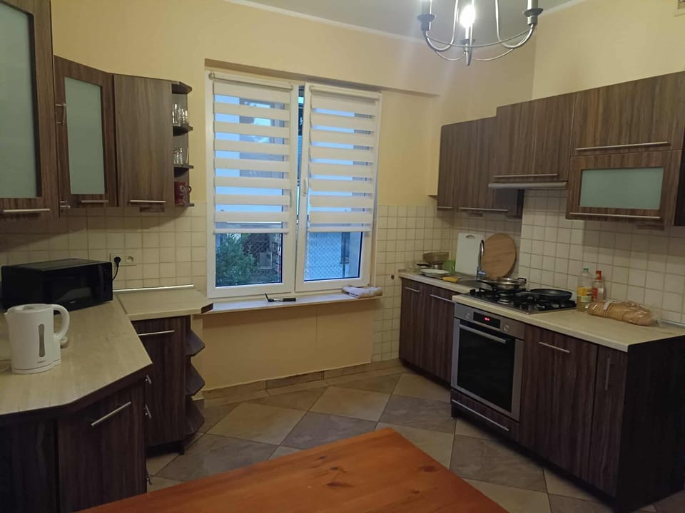 Kitchen or kitchenette, kitchen