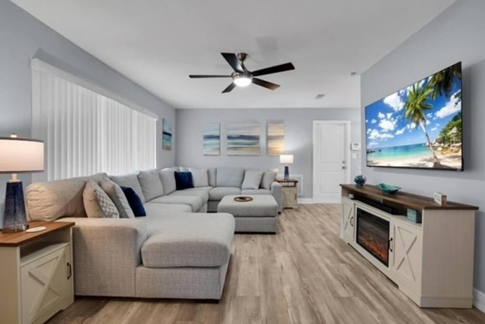 TV and multimedia, Living room, fireplace