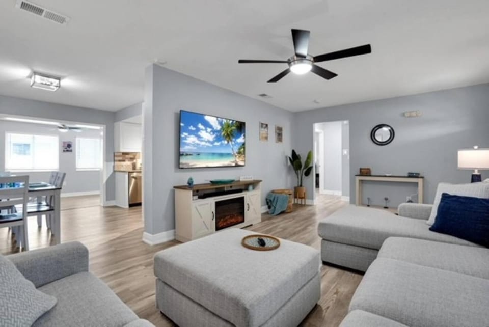TV and multimedia, Living room, fireplace