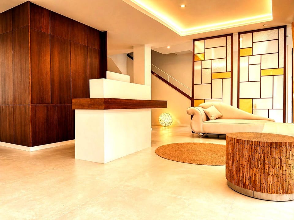 Lobby or reception, Internal: Not applicable to any particular room