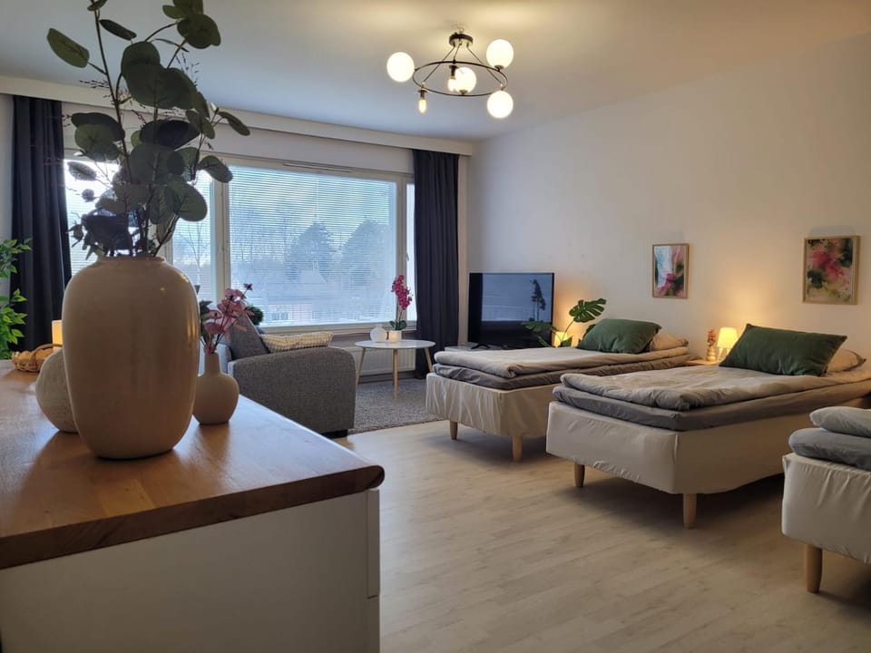 Modern 70m2 apartment, downtown, Smart TV, sleeps up to 8 people! Apartment in Finland