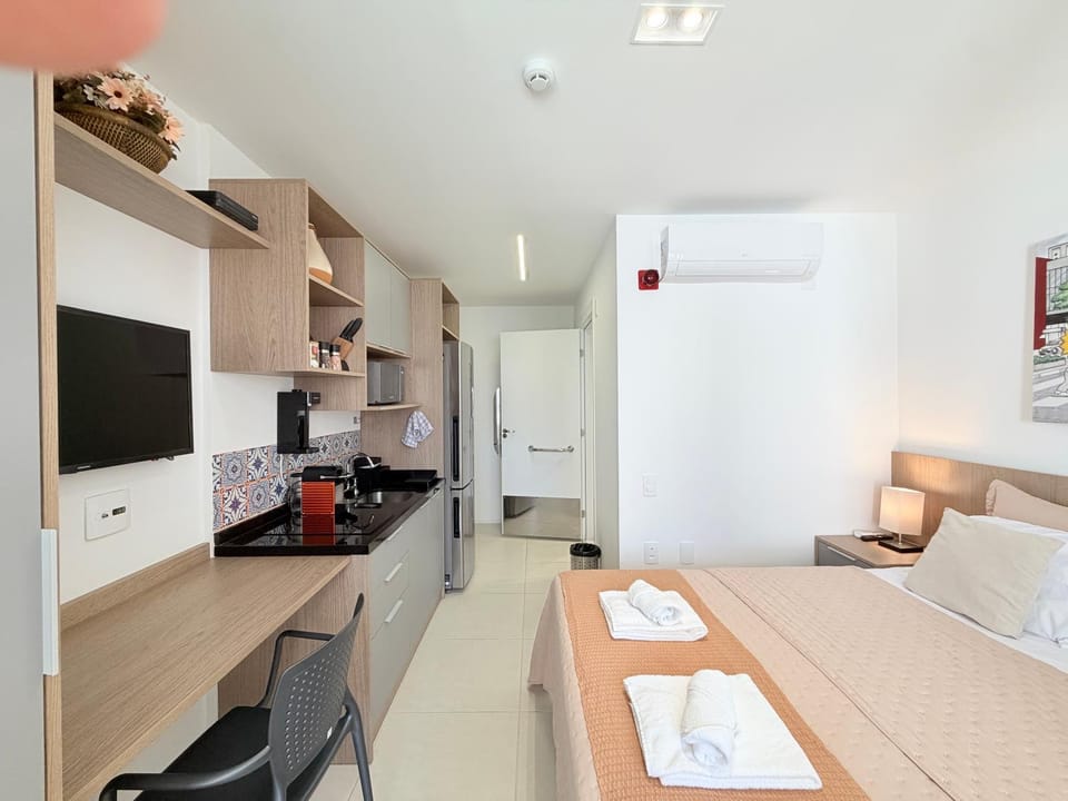 Bed, Photo of the whole room, Bedroom, air conditioner