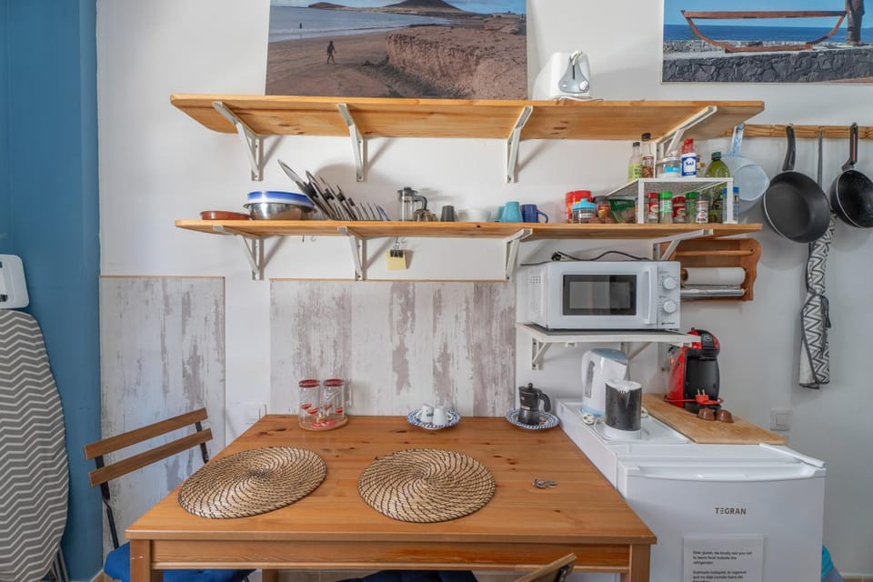 Los Abrigos 1 room Playa Wifi Apartment in Abona