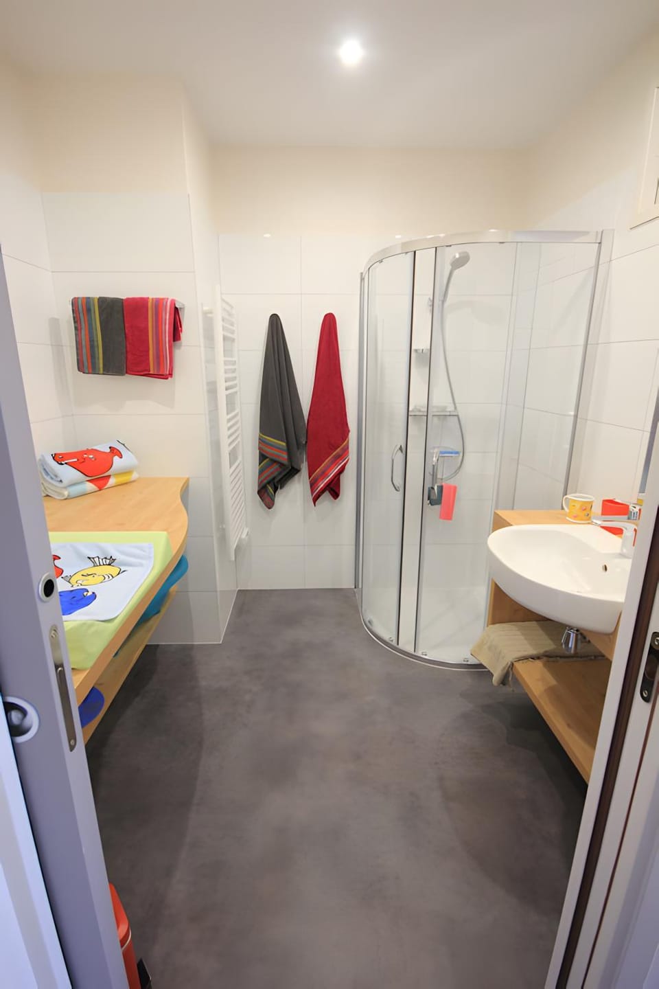 Bathroom, Living room
