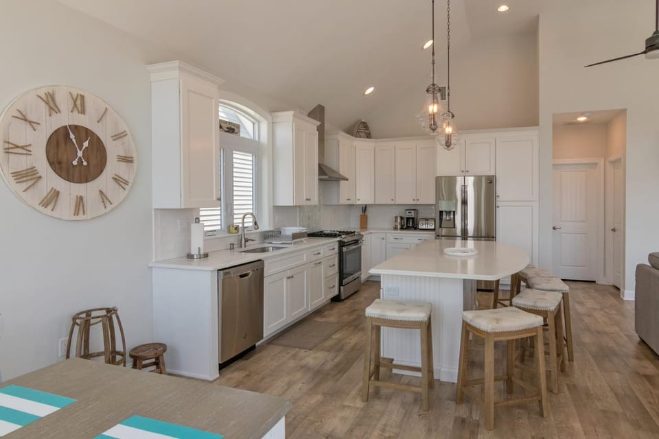 Kitchen or kitchenette, kitchen