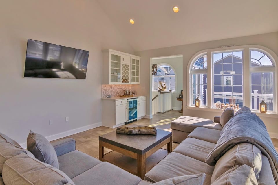 Communal lounge/ TV room, Game Room, Living room