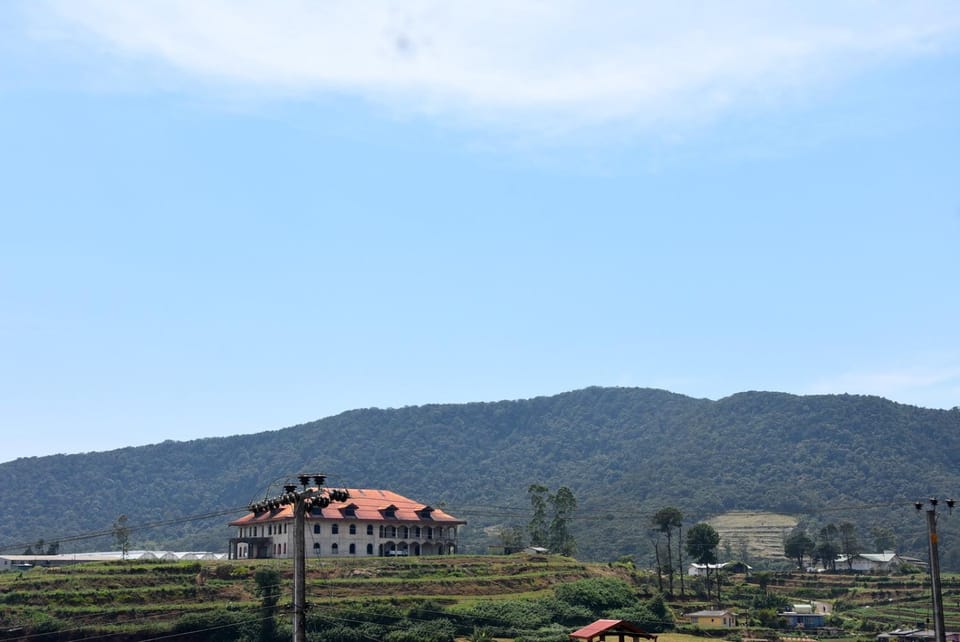 Kvs garnd villa Bed and Breakfast in Nuwara Eliya