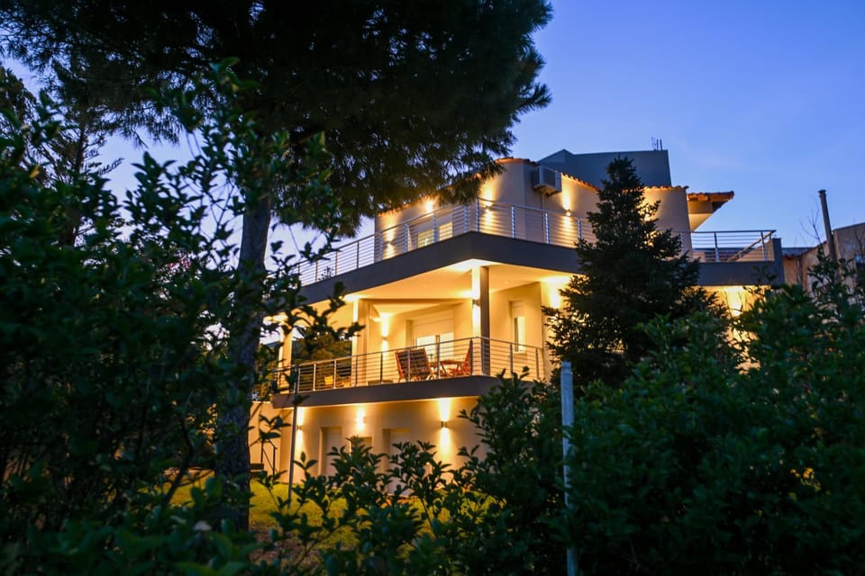 Property building, Night, Garden, View (from property/room), Balcony/Terrace, Garden view