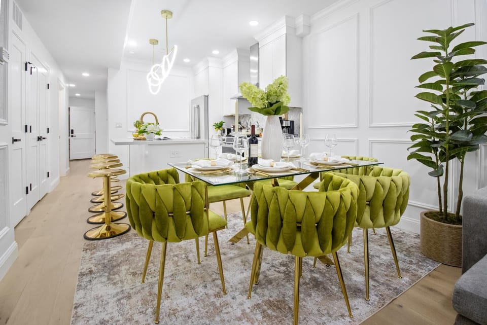 Seating area, Dining area