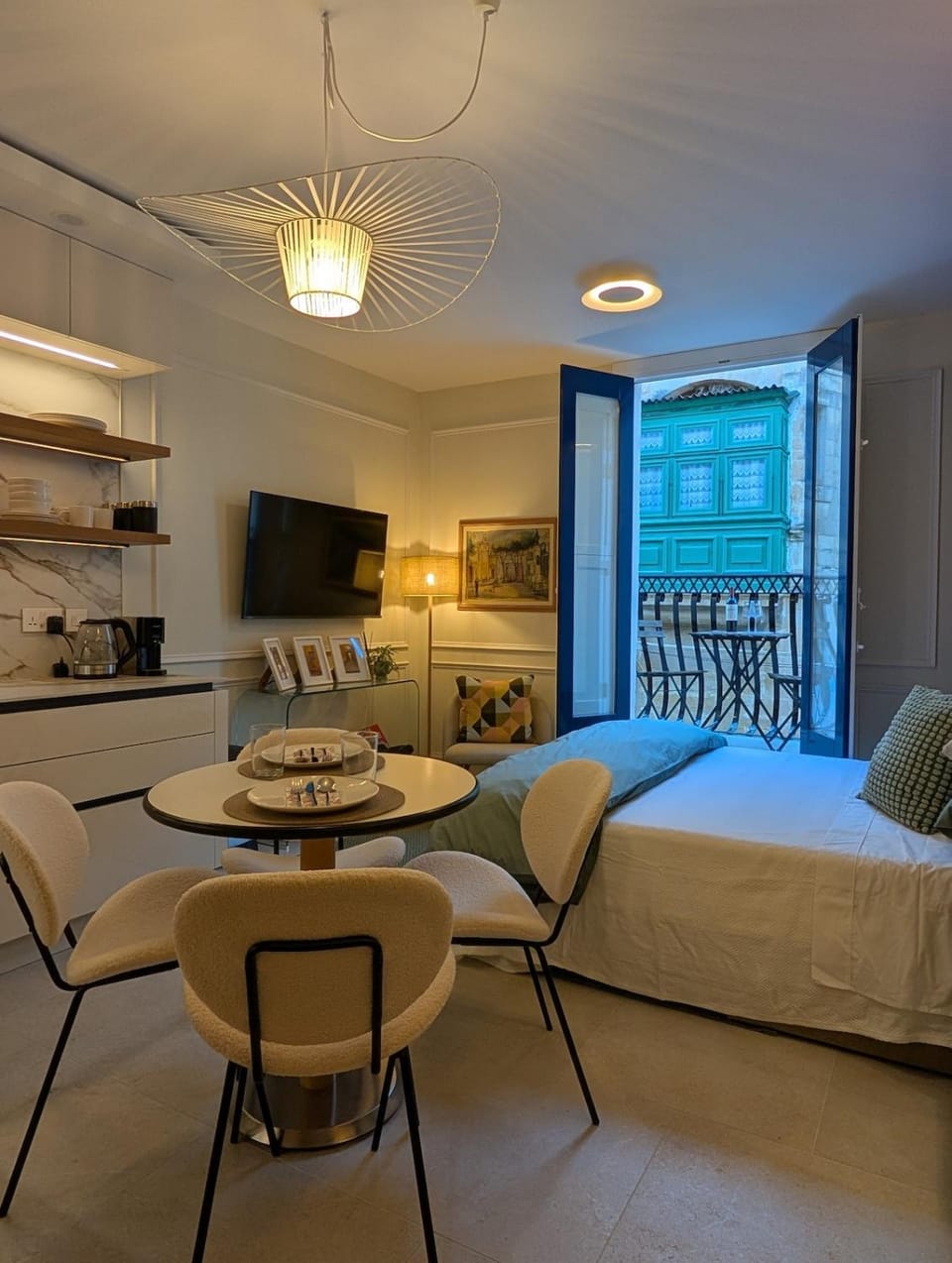 Olive - Studio with Full Kitchen and Rooftop Views Apartment in Malta