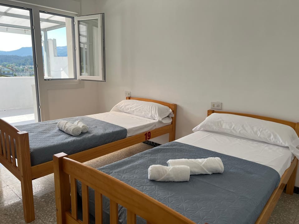 Photo of the whole room, Bedroom, towels