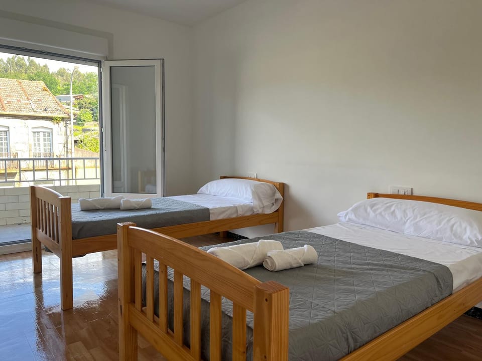 Bedroom, towels